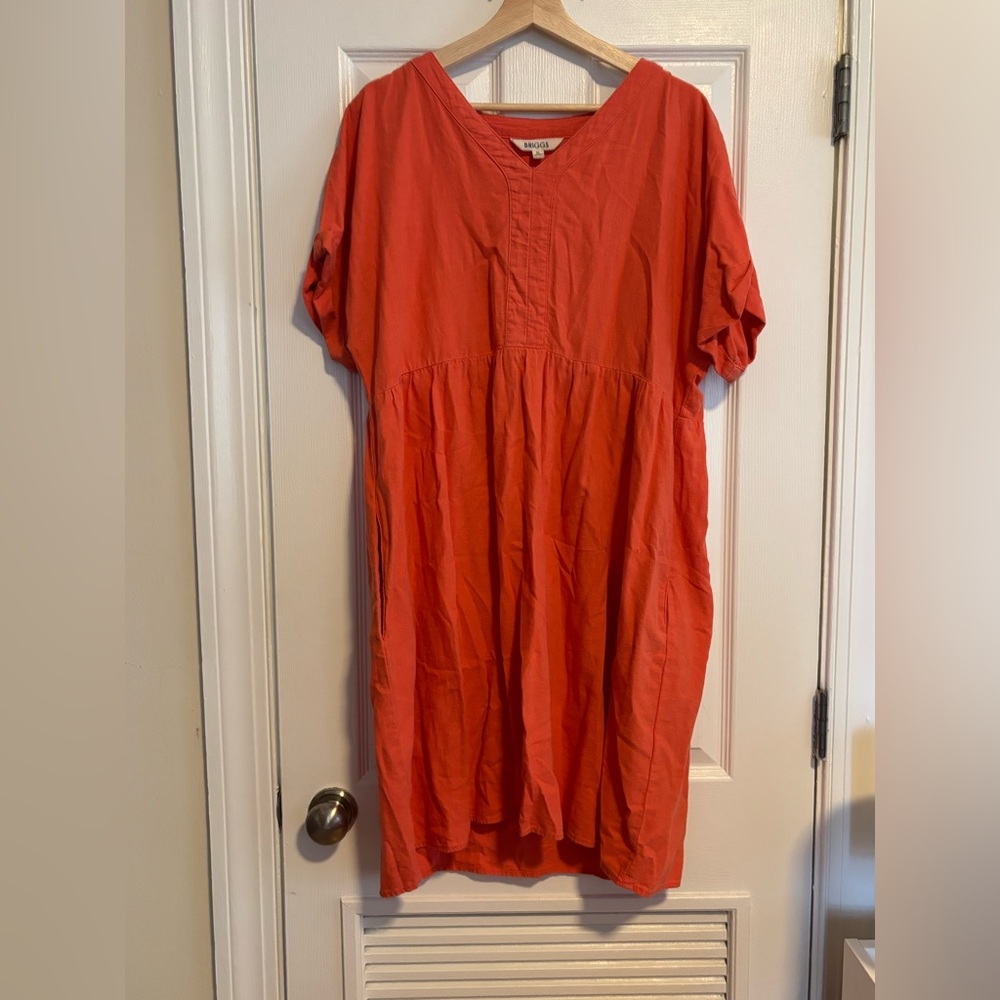 Briggs New York Coral V-Neck Dress (with pockets)